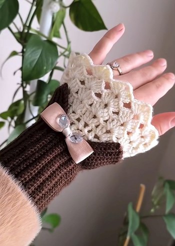 Bordo dantel detaylı örgü kadın eldiven - Görsel 4