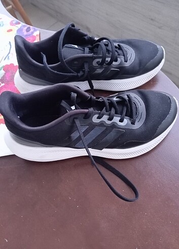 40 Beden siyah Renk Adidas Spor ayakkabı 