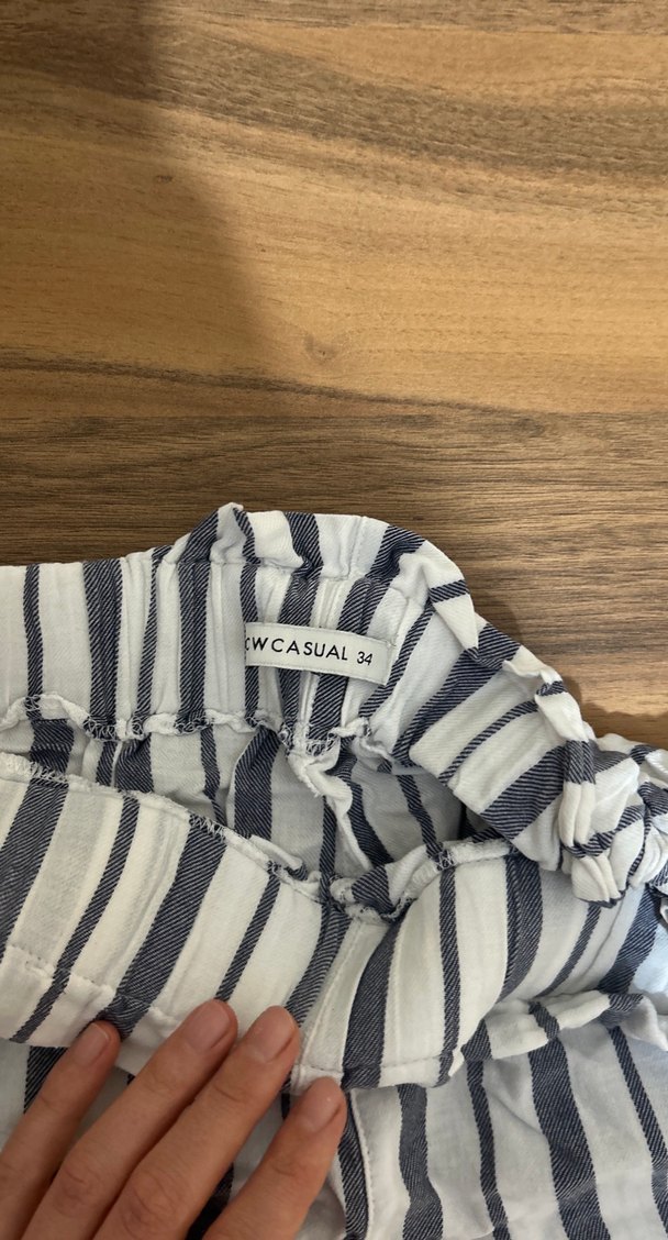 Gri Çizgili Pliseli Keten Şort - Görsel 2