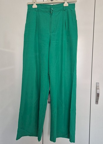 Yeşil Pilili Kadın Kumaş Pantolon