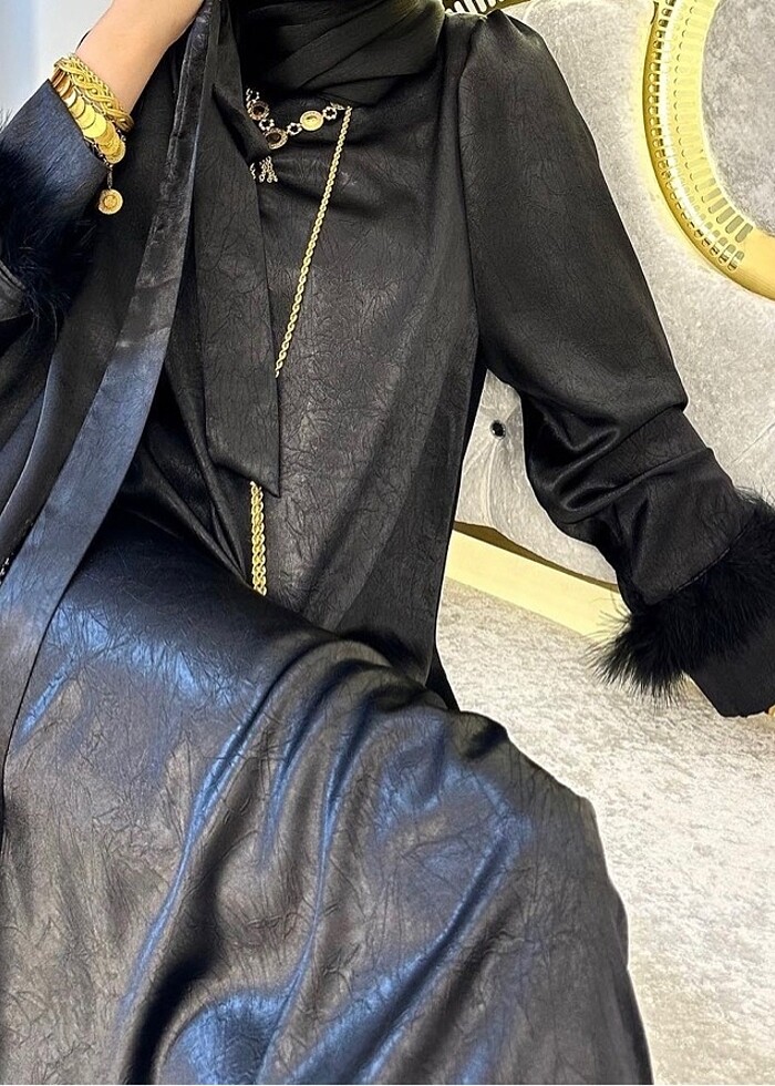 Tüy detaylı elbise - Görsel 2