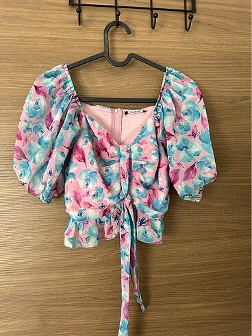 Cicek desenli crop