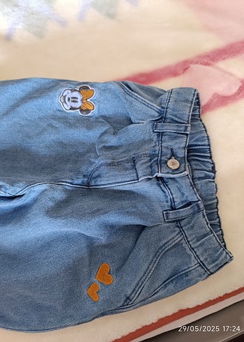 18-24 Ay Beden mavi Renk Rahat Kesim Nakışlı Kız Kot Pantolon