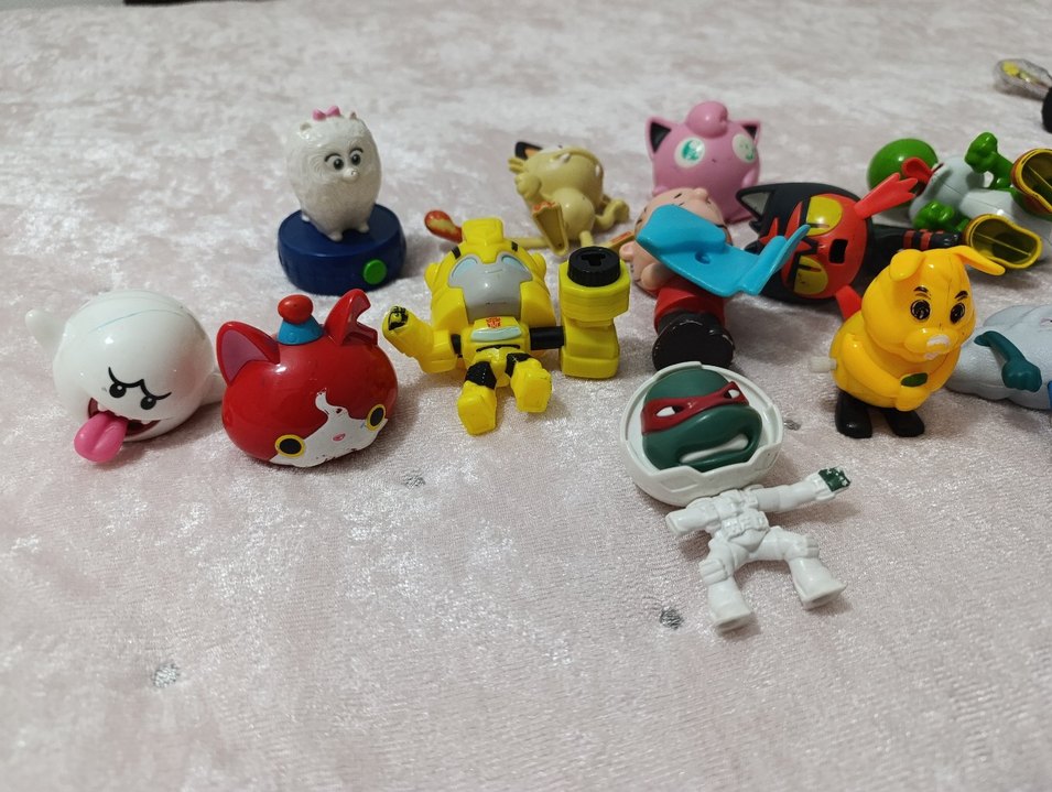 Renkli Çoklu Aksiyon Figürleri Seti - Görsel 2