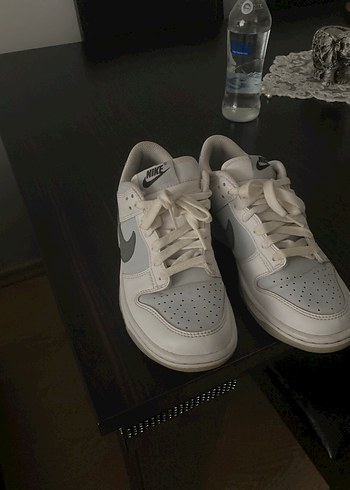 Beyaz Nike Düz Tabanlı Kadın Spor Ayakkabı - Görsel 2