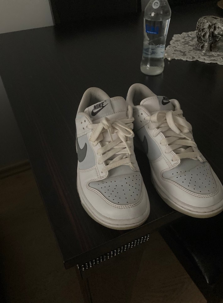 Beyaz Nike Düz Tabanlı Kadın Spor Ayakkabı - Görsel 2