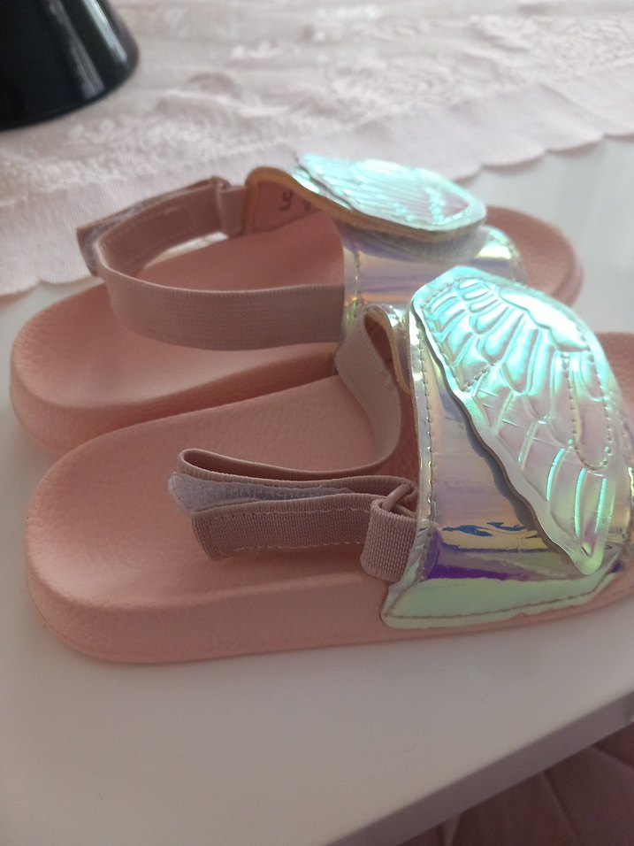 Kız Çocuk Pembe Toka Detaylı Terlik - Görsel 2