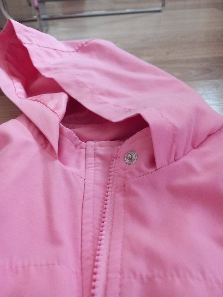 Pembe yağmurluk - Görsel 3