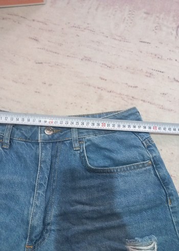 Mavi Yırtık Detaylı Bol Kesim Kot Şort - Görsel 5