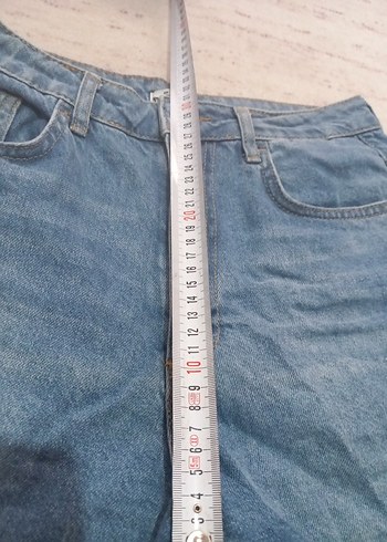 Mavi Yırtık Detaylı Bol Kesim Kot Şort - Görsel 7