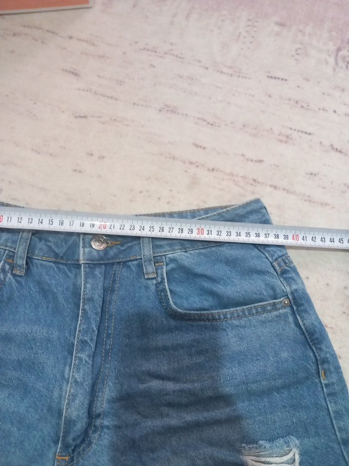 Mavi Yırtık Detaylı Bol Kesim Kot Şort - Görsel 5