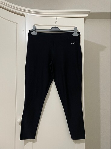 Nike Tayt