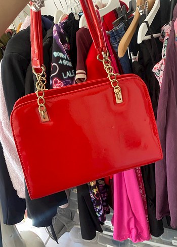 Zara Kırmızı Parlak Deri Çiçek Desenli Kadın Çanta