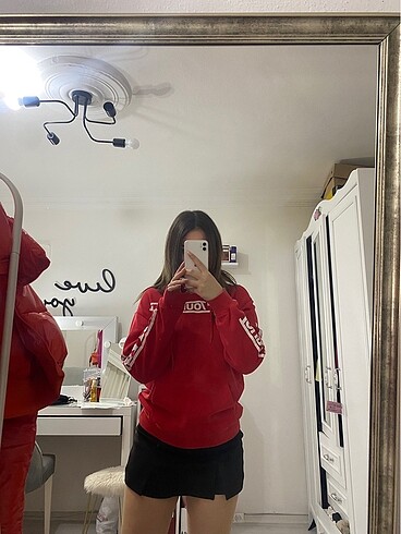 Sweatshirt