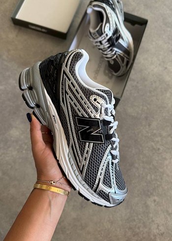 43 Beden New Balance Black Metallic Silver