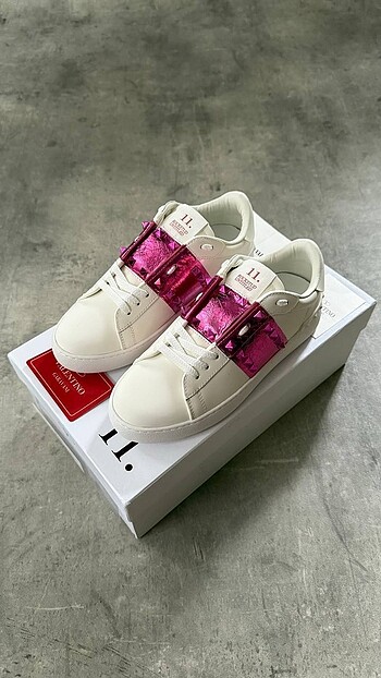 Valentino Kadın Beyaz Sneaker