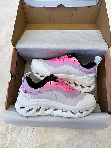39 Beden On Cloud x Loewe Pink Kadın Sneaker (Yeni Sezon)