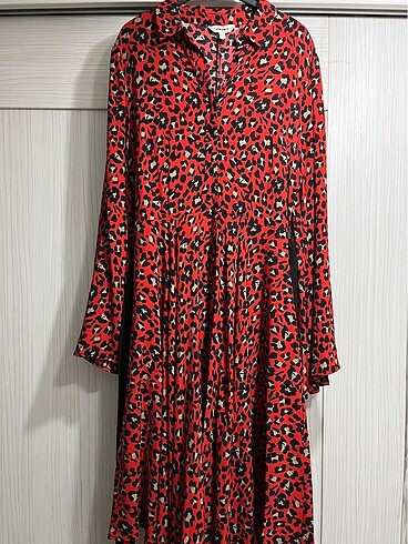 Kırmızı leoparlı asimetrik elbise - Görsel 13