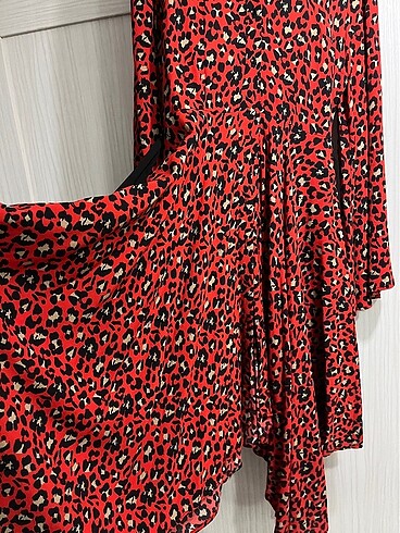 Kırmızı leoparlı asimetrik elbise - Görsel 12
