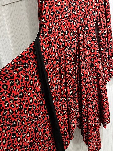 Kırmızı leoparlı asimetrik elbise - Görsel 11