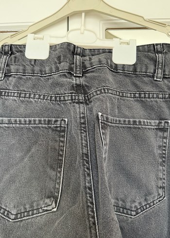 Siyah Kemerli Rahat Kesim Kadın Jean - Görsel 2