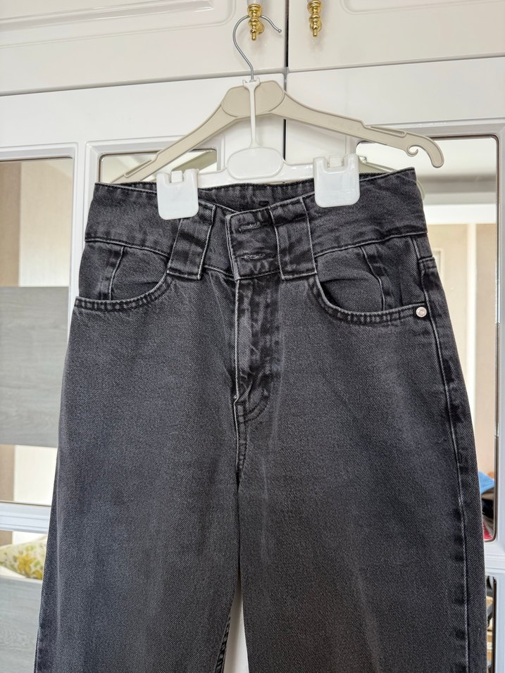 Siyah Kemerli Rahat Kesim Kadın Jean - Görsel 4