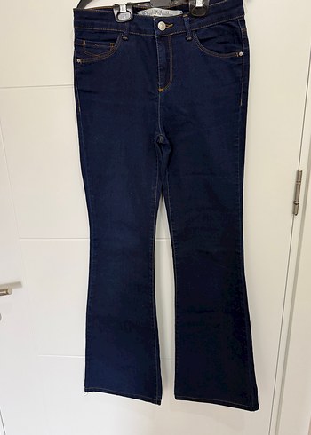 Kadın Lacivert Batik Desenli Kemerli Midi Kot Pantolon - Görsel 5