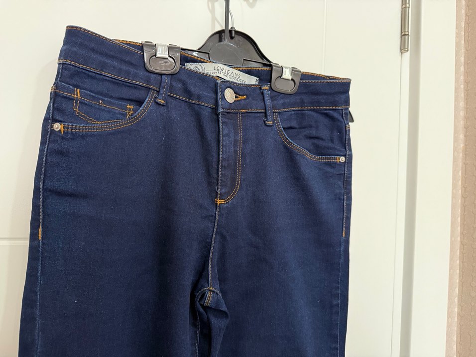 Kadın Lacivert Batik Desenli Kemerli Midi Kot Pantolon - Görsel 2