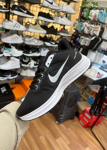 40 Beden Siyah Erkek Spor Ayakkabı Velcro Detaylı