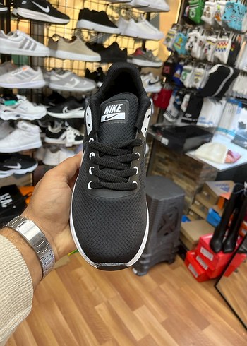 Nike Siyah Erkek Spor Ayakkabı Velcro Detaylı