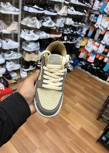 Nike Gri Kahverengi Bağcıklı Blok Topuklu Spor Ayakkabı
