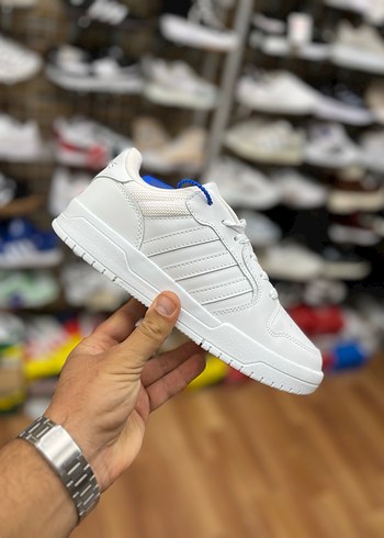 Beyaz Bağcıklı Spor Ayakkabı