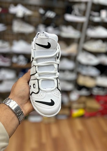 Nike Beyaz Puf Detaylı Erkek Spor Ayakkabı