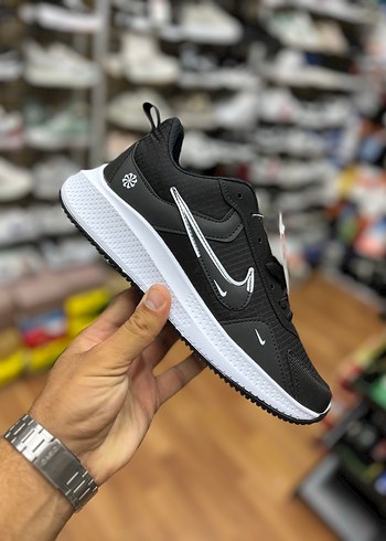 Siyah Bağcıklı Erkek Spor Ayakkabı