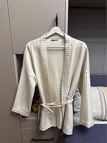 Ekru kimono