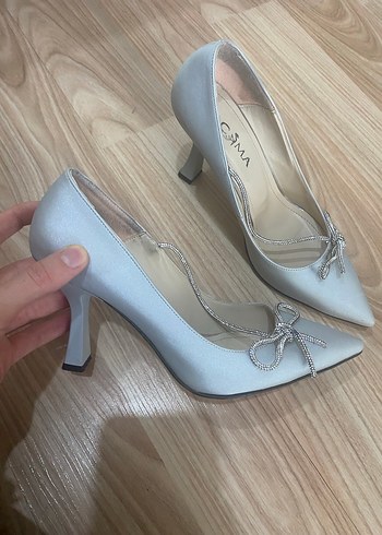 Gri Beyaz Pileli Stiletto Kadın Topuklu Ayakkabı - Görsel 3