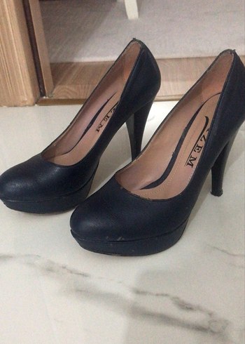 Lacivert Detaylı Stiletto Topuklu Kadın Ayakkabı - Görsel 2