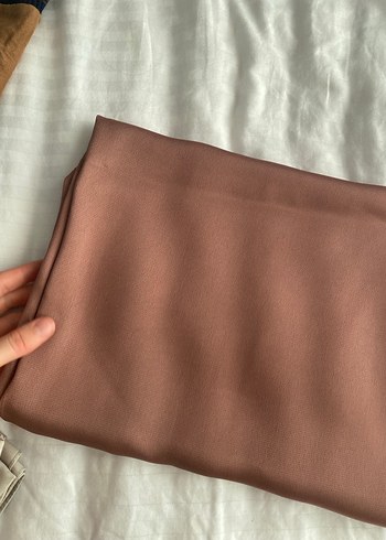 Kadın gül kurusu Parlak Saten Şal - Görsel 3