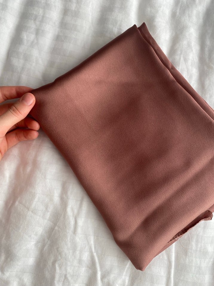 Kadın gül kurusu Parlak Saten Şal - Görsel 2