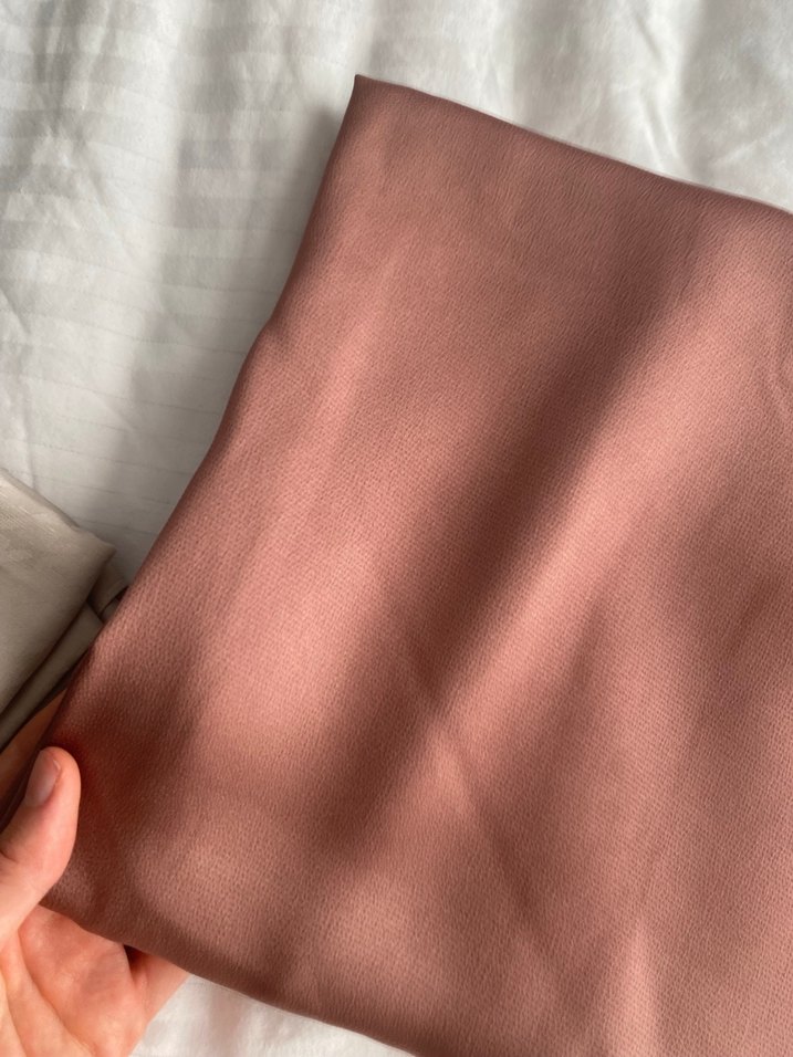 Kadın gül kurusu Parlak Saten Şal - Görsel 5