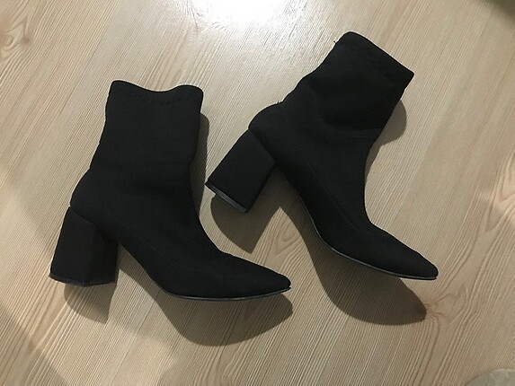 Zara Çorap çizme