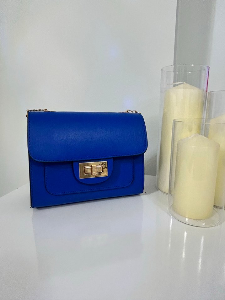 Zincir Detaylı Mavi Deri Kadın Çanta - Görsel 2