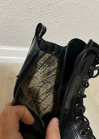 Siyah Kadın Bot - Görsel 5