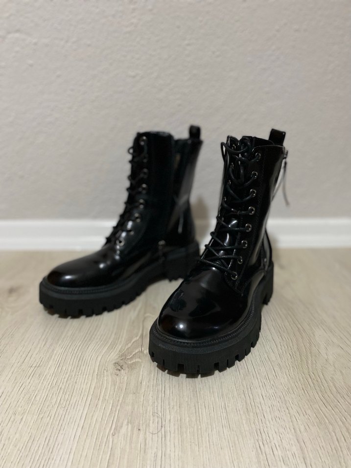 Siyah Kadın Bot - Görsel 3