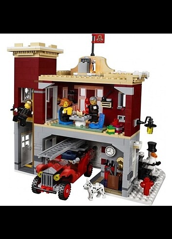 Diğer LEGO 10263 Winter Village Fire Station