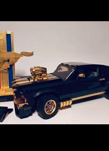 Diğer LEGO Creator Expert Ford Mustang 1680 Parça SIFIR SET