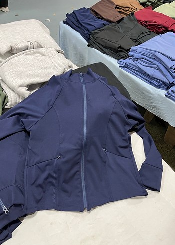 Yüksek yaka kenarları fermuarlı spor ceket takım - Görsel 4