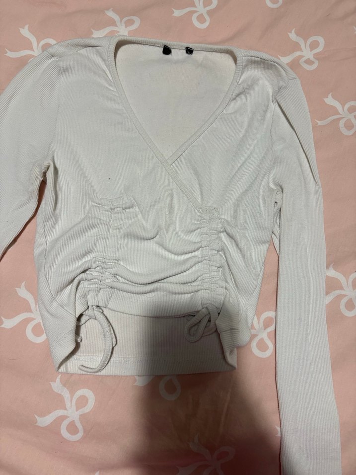 Beyaz V Yakalı Uzun Kollu Kadın Bluz - Görsel 2