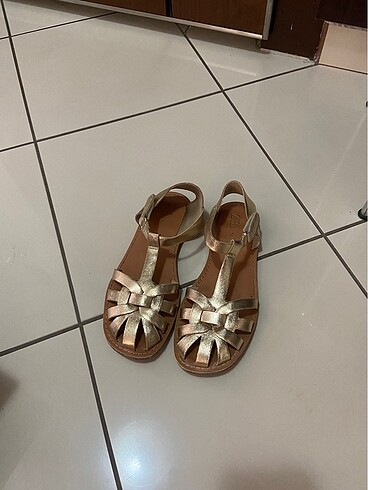 zara dore sandalet