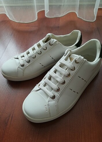 Stradivarius sneaker